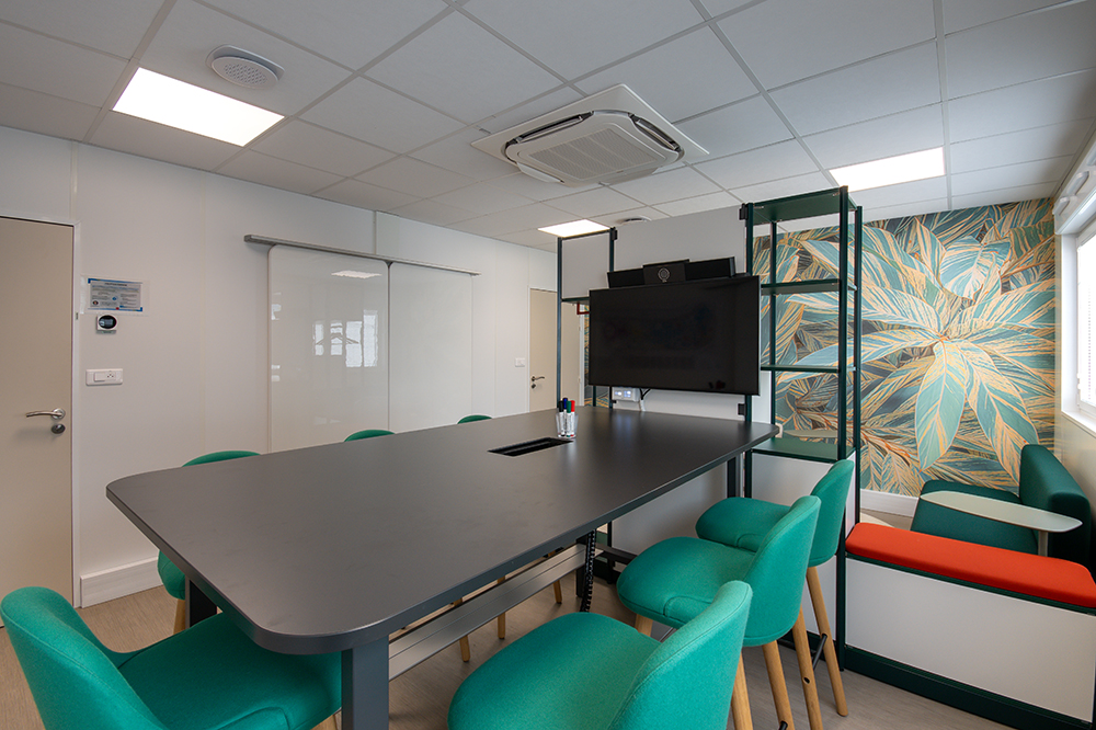 Photo immobilière au CEA de Grenoble. Bureau intérieur du Bâtiment K2 groupe Cougnaud. Photo prise par Alexandre Escudero Photographe Grenoble.